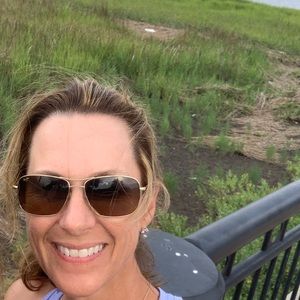 Meet your Posher, Carolyn